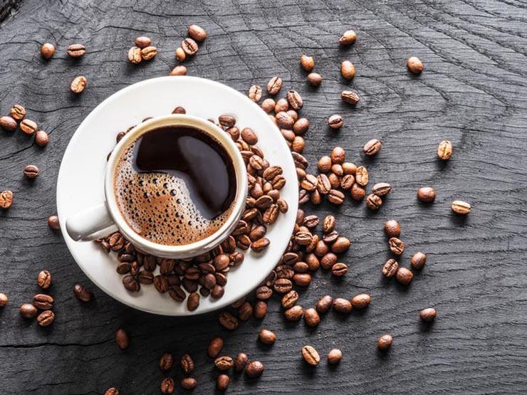 فوائد القهوة وأضرار الإفراط فيها.. متى تصبح عادة صحية؟